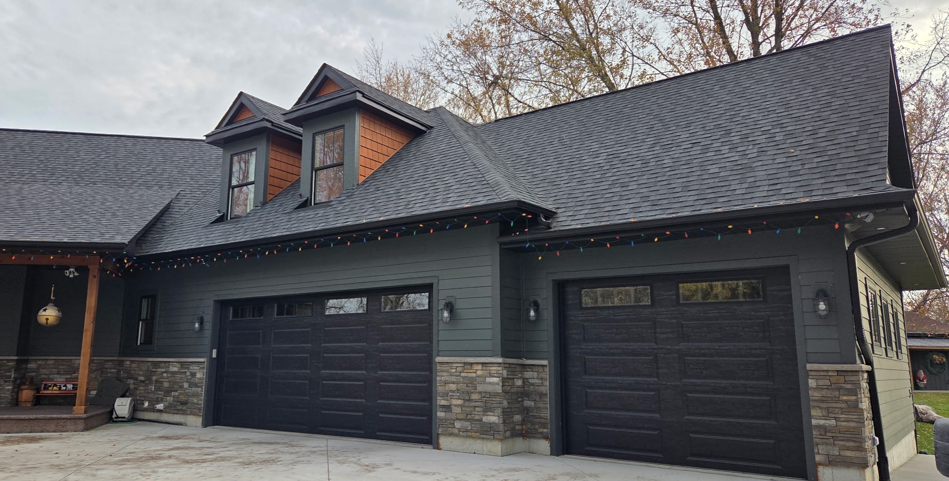 Siding D Showing Windows