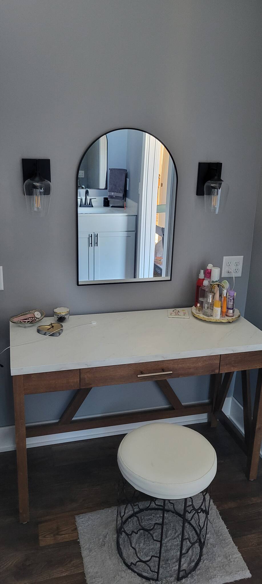 Bath F Makeup Area 2