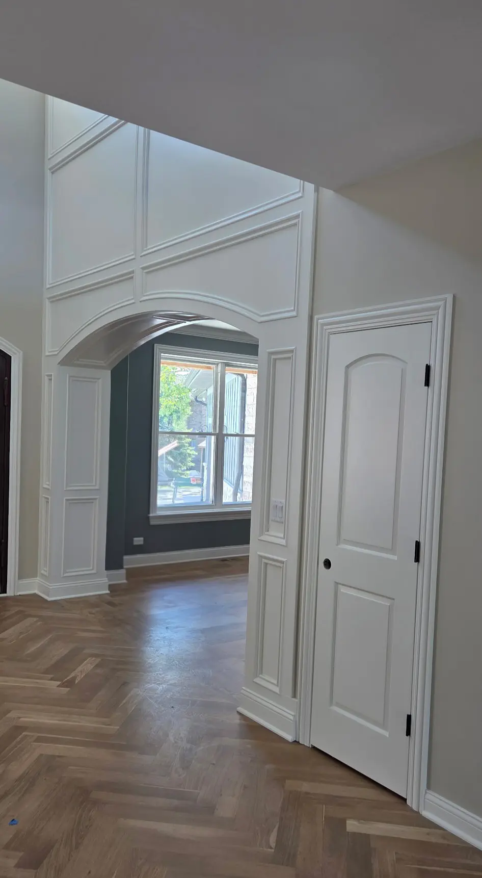 Interior Details Wainscot And Trim 2