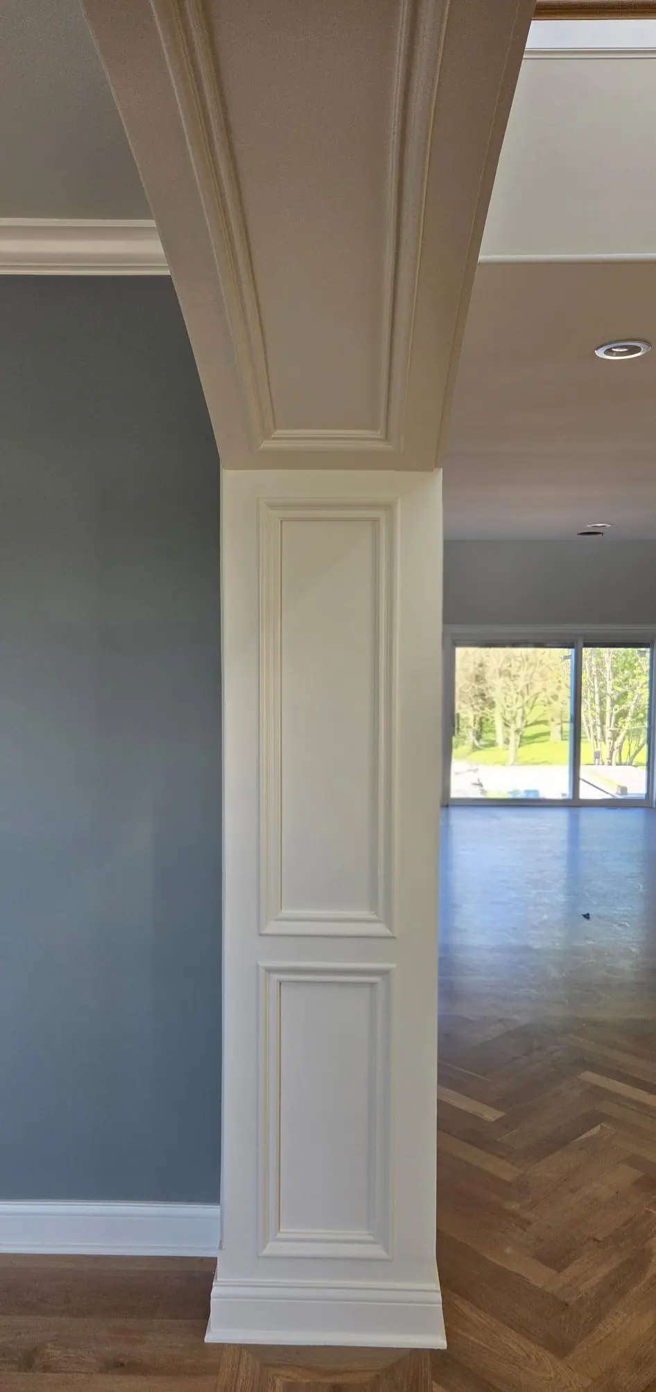 Interior Details Wainscot And Trim 3