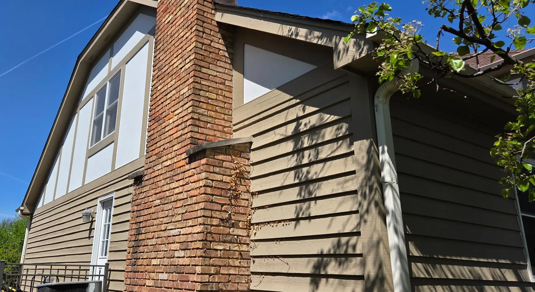 Siding Tudor 2